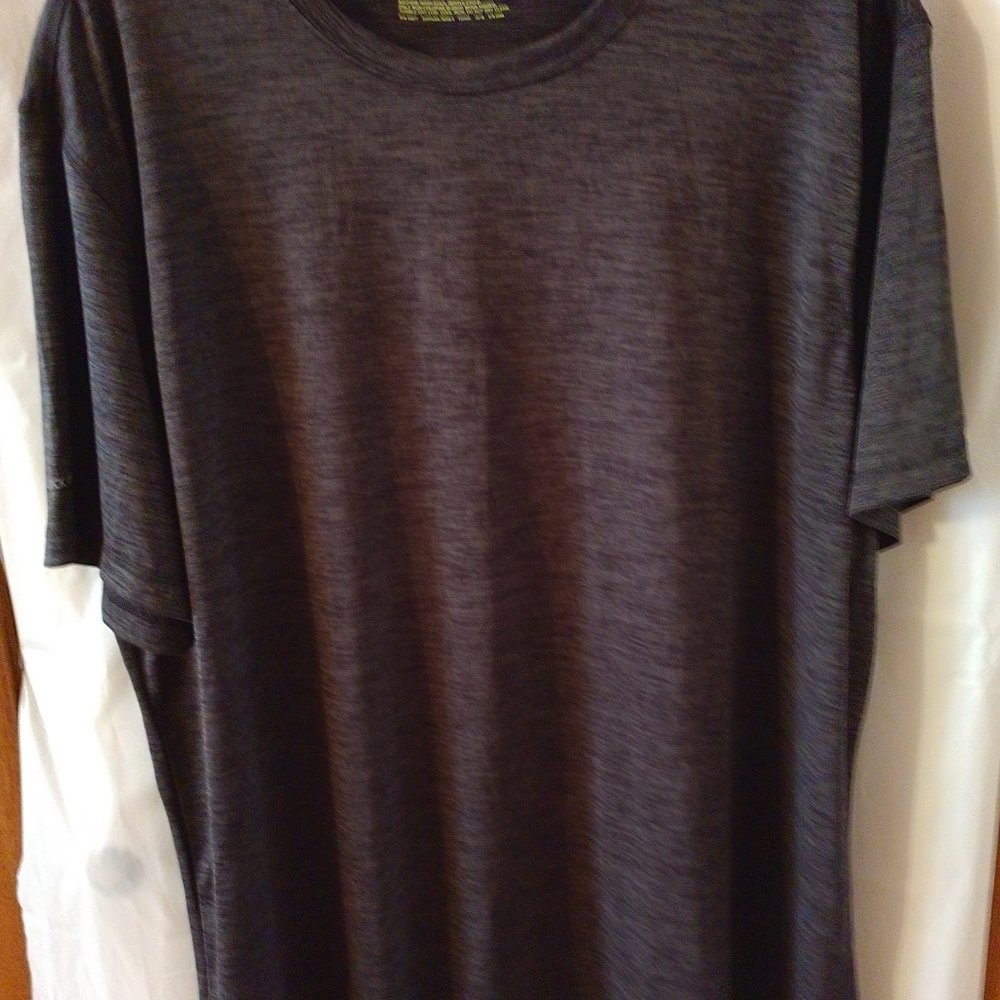 Men's Xersion Short Sleeve T-shirt, sz XXL,Gray and Black